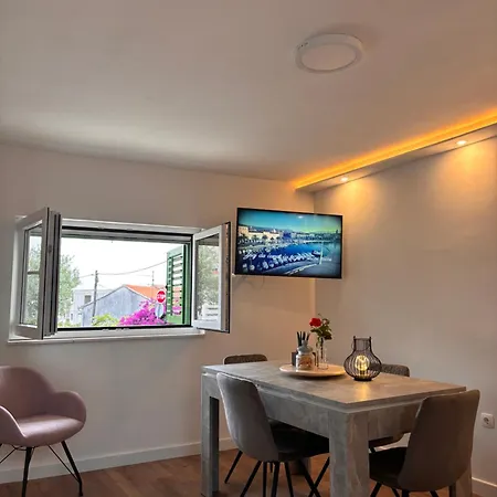 Nyaraló House Roza Trogir