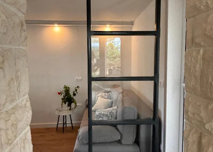 House Roza Трогір