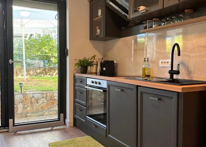 House Roza * Трогір