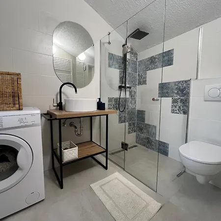 House Roza بيت للعطل *